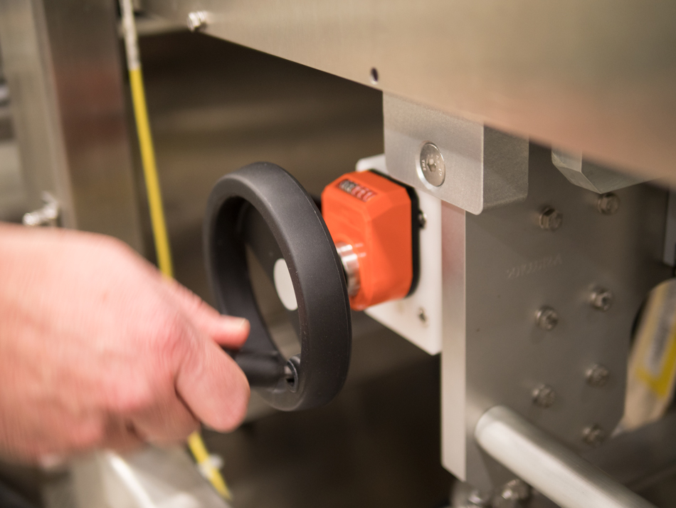 Carton closer tool-less changeover design Carton closer tool-less changeover design