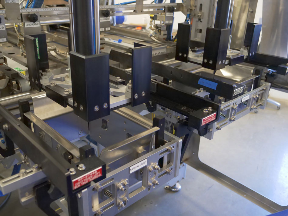 cartoning equipment changeover forming heads on tooling cart cartoning equipment changeover forming heads on tooling cart