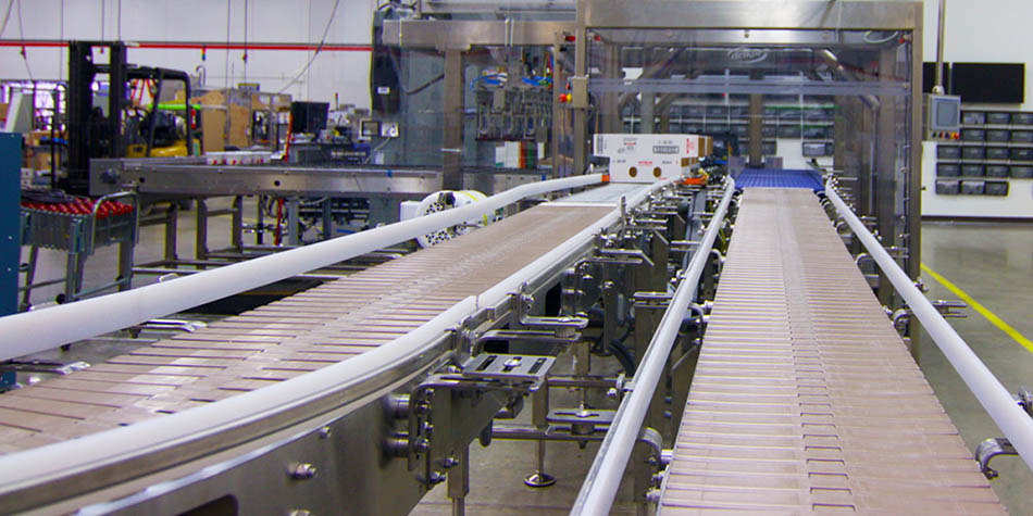Compact case packer infeed