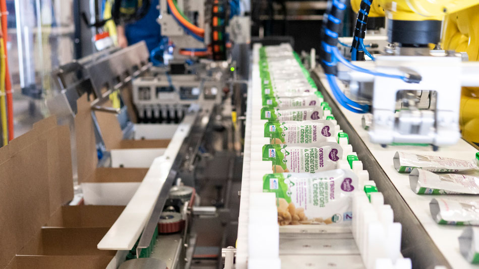 Spouted pouch cartoner packing at high speeds up to 180 per minute Spouted pouch cartoner packing at high speeds up to 180 per minute