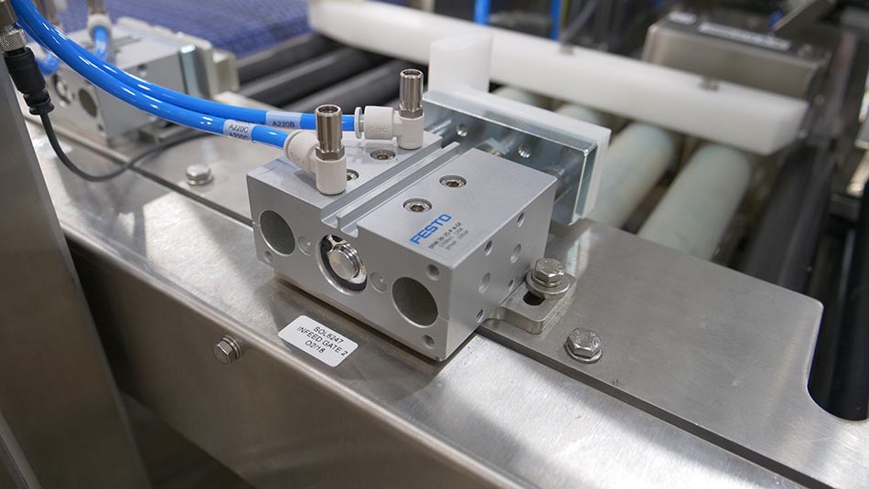 carton closer m infeed carton gate